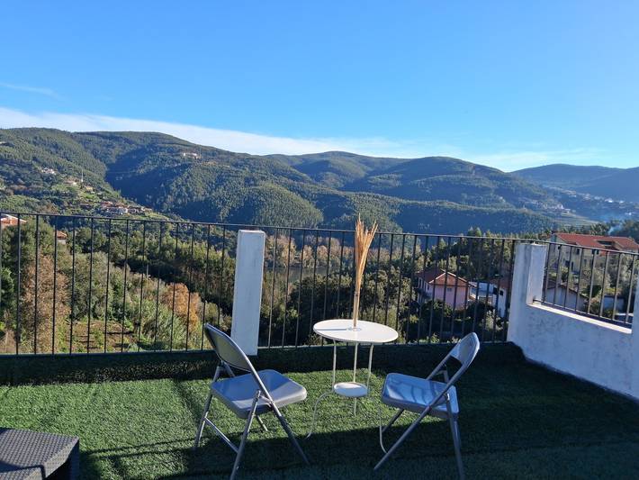 Casa de férias para 2 pessoas, com varanda e vista para o lago e ainda jardim em Penafiel