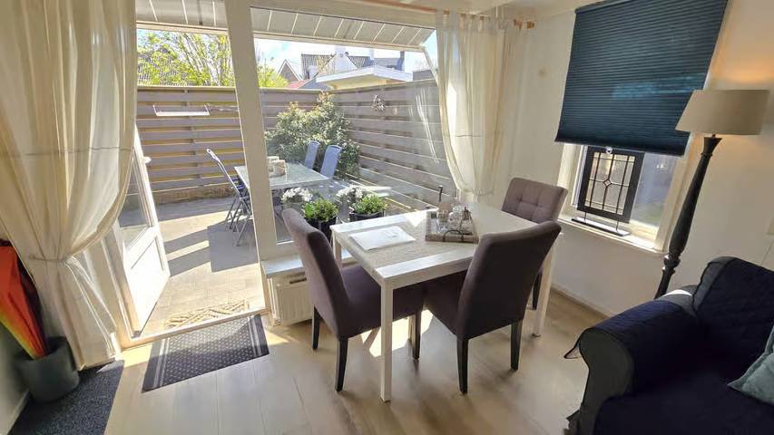 Picturesque cosy 2-bedroom holiday home in Domburg in Domburgo, Walcheren