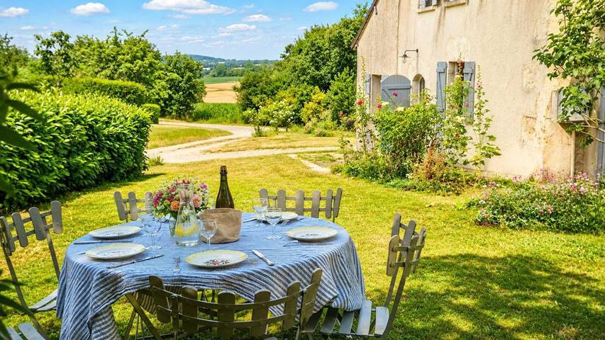 Location de vacances pour 5 personnes, avec Terrasse ainsi que Jardin et Vue dans Val-au-Perche