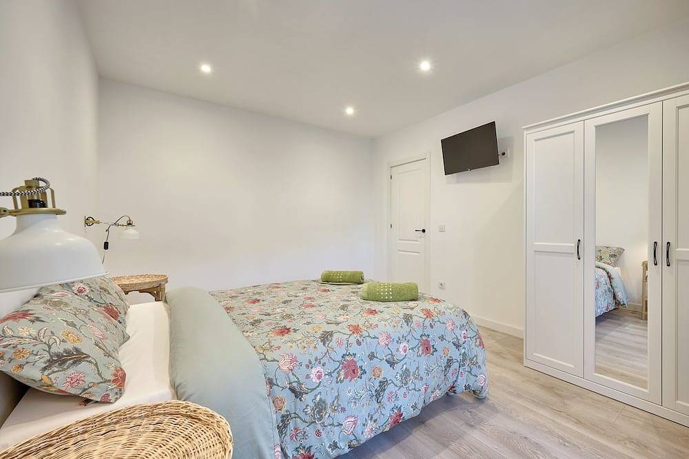 Entire apartment, Casita Mela - Apt. for 8 pax w/ terrace in Logroño in Logroño, La Rioja Province