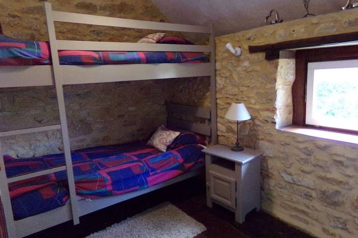 Location de vacances pour 6 personnes, avec piscine et jardin à Nadaillac-de-Rouge - 3