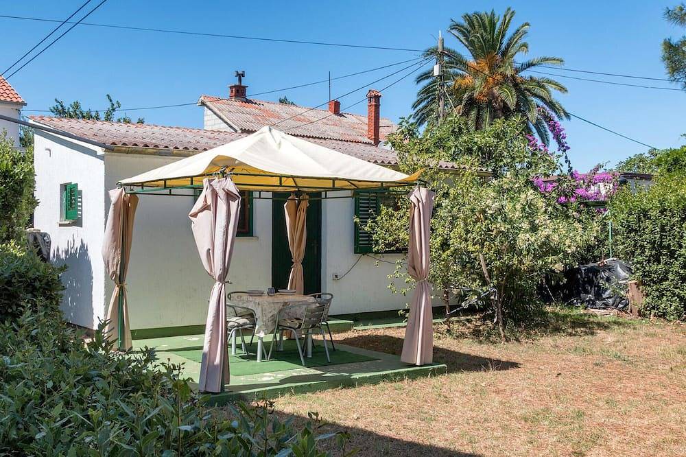 Awesome home in Premantura with Wifi in Premantura, Southcoast Istria