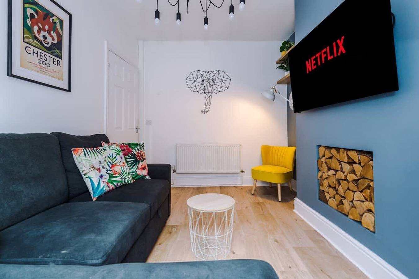 Stylish   Spacious home  Great Location  sleeps 6 in Chester, Cheshire West and Chester