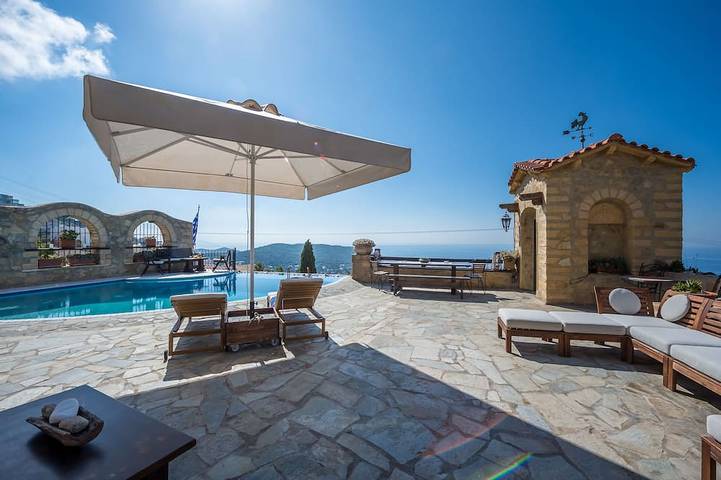 Location de vacances pour 14 personnes, avec jardin ainsi que sauna et jacuzzi dans Saronida - 3