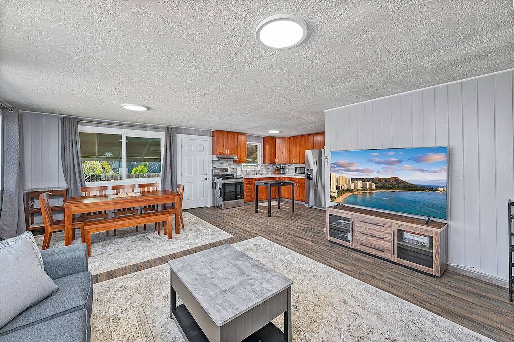 Renovated Steps to the Beach Cottage in Ewa Beach Serene Home C in Ewa Beach, Ewa