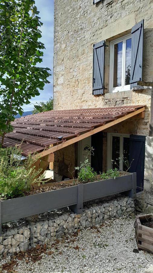 Gîte pour 6 personnes, avec terrasse et vue, animaux acceptés à Crotenay