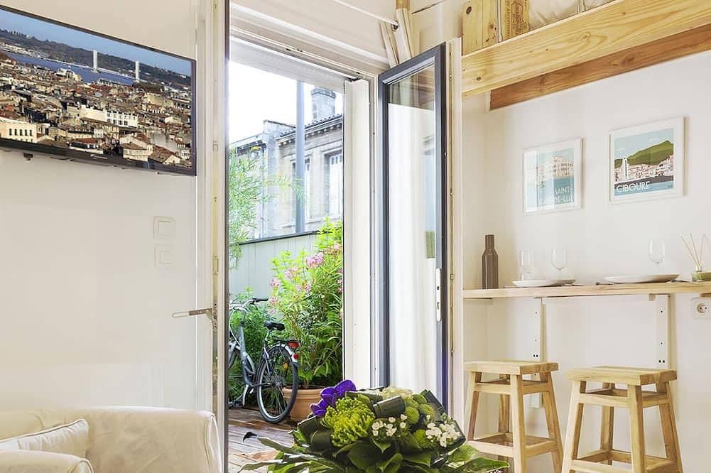 Appartement entier, Bordeaux - Studio avec mezzanine - Terrasse - Arrêt Tramway-Parking in Le Bouscat, Région de Bordeaux