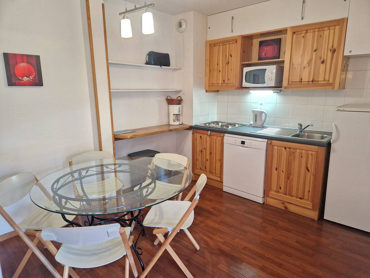 Entire apartment, Cozy 3-Room Apartment for 6 Near Ski Lift in Modane in Valfréjus, Modane