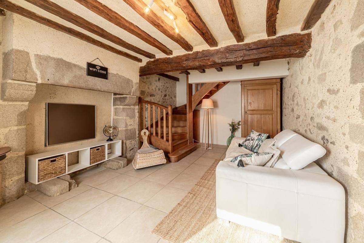 Three-Bedroom House in Mauléon, Vallée de la Loire