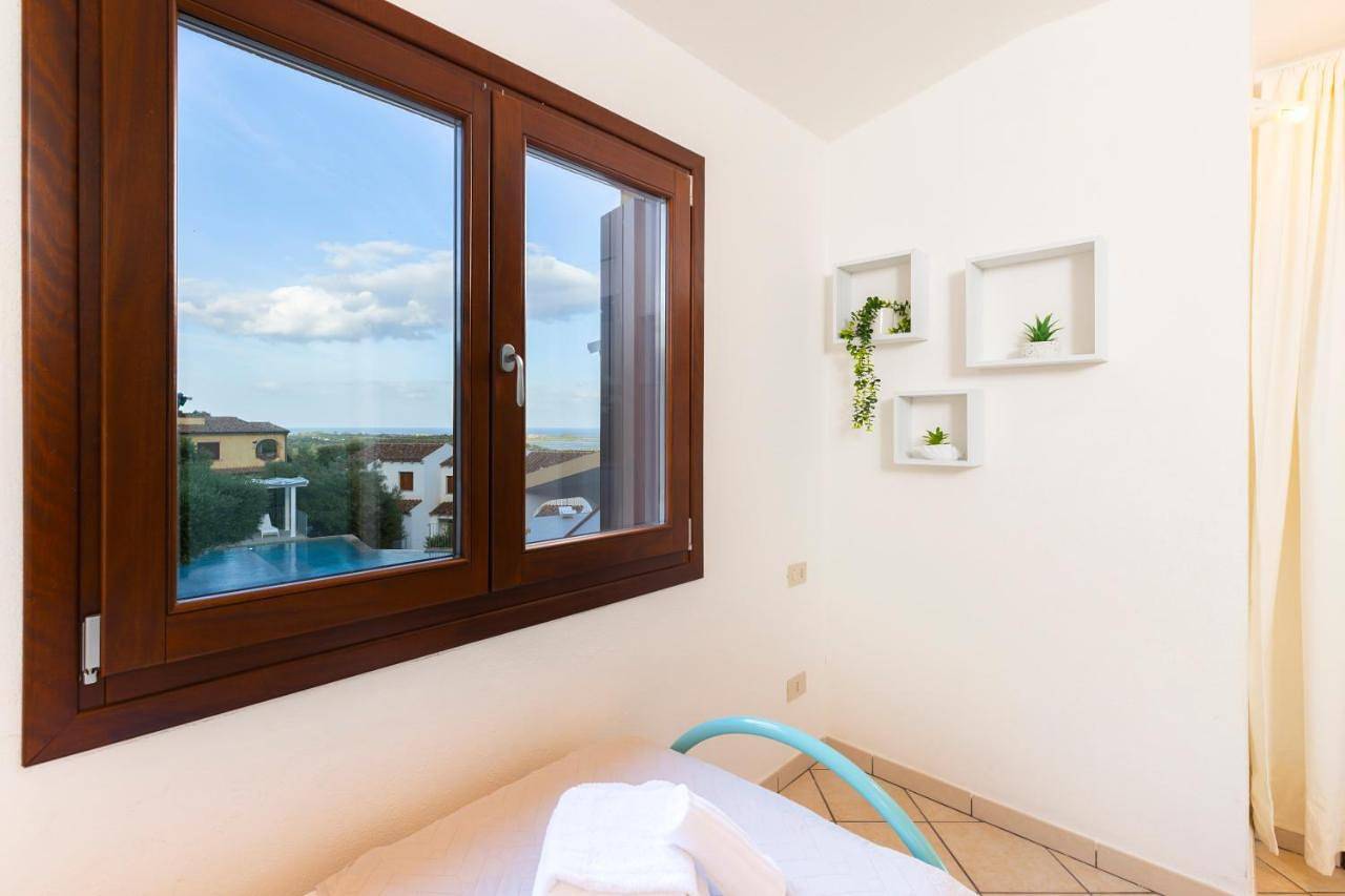 Apartment with Balcony in Lu Fraili di Sopra, San Teodoro