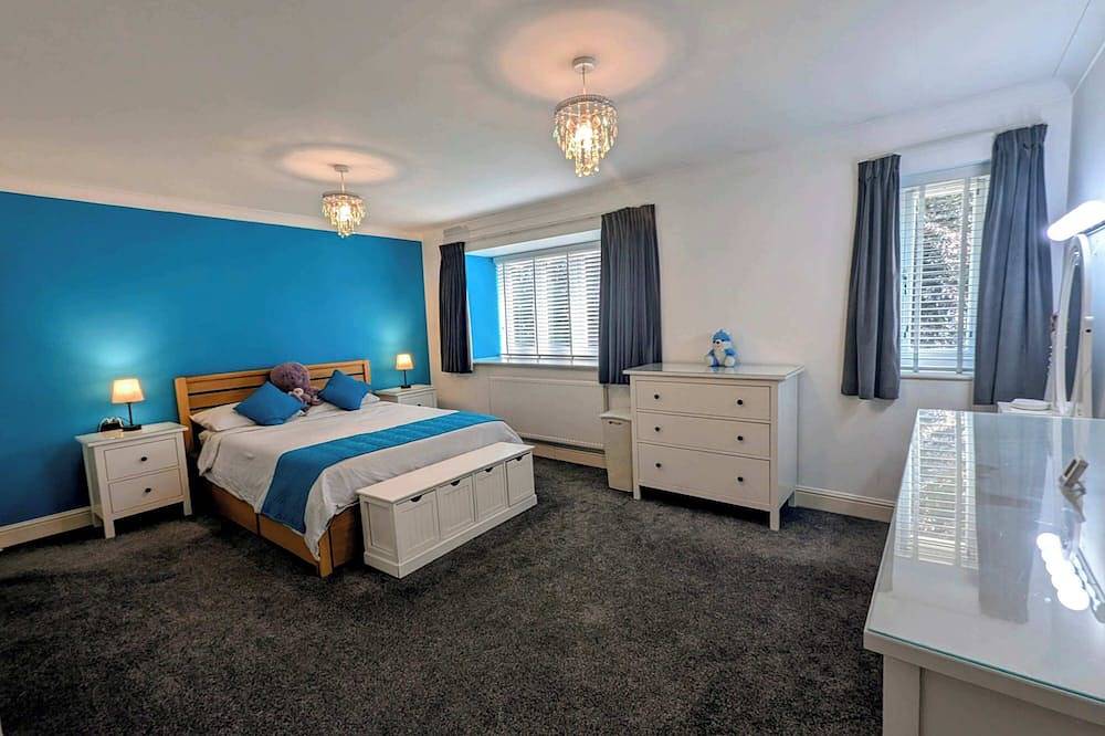 Ganze Wohnung, Stylish 5Bdr Retreat with Parking and Fast Wifi in Sutton (London), London