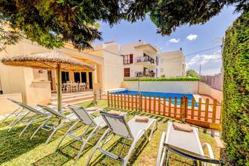 Villa in Playa del Port de Pollença, Pollença für 8 