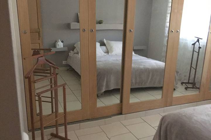 Location de vacances pour 10 personnes, avec sauna et jardin à Clarensac - 4