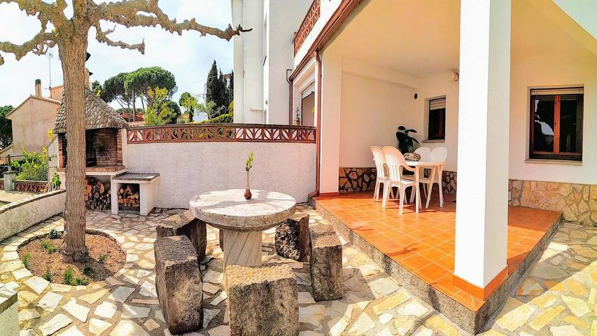 Ferienwohnung für 6 Personen, mit Balkon/Terrasse und Garten in l'Escala - 4