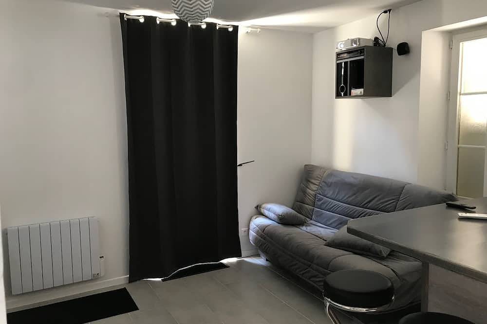 Auxerre City Centre: Casa Pequeña in Auxerre, Auxerre region