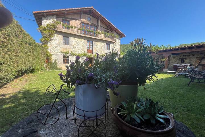 Gîte pour 8 personnes, avec jardin, animaux acceptés dans le Pays basque Espagnol