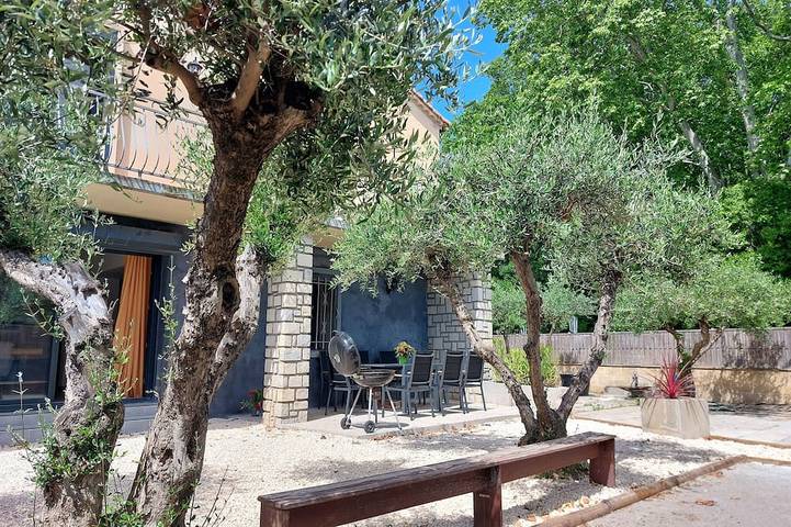 Maison de vacances pour 8 personnes, avec jardin et terrasse à Aimargues