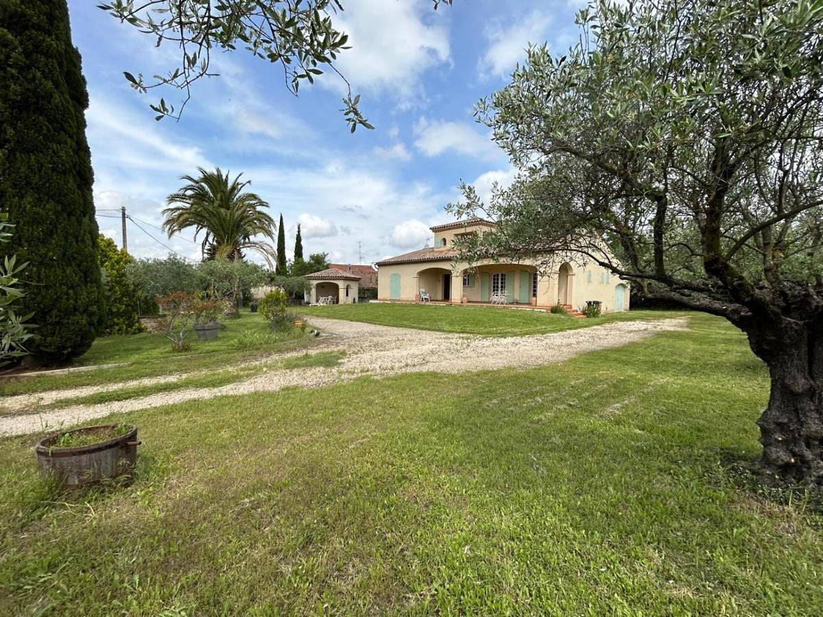 Three-Bedroom Villa in Orange, Vaucluse