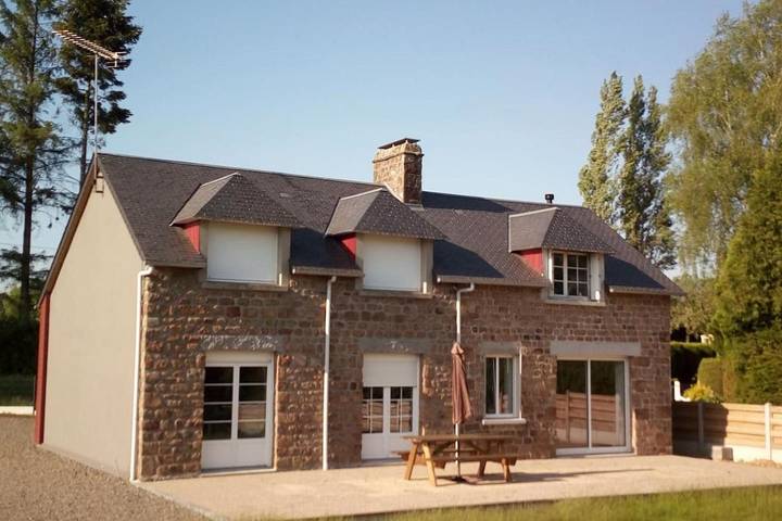 Location de vacances pour 6 personnes, avec jardin à Le Mesnil-Ozenne