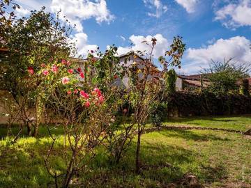 Location de vacances pour 18 personnes, avec terrasse, animaux acceptés à Bourg-en-Bresse