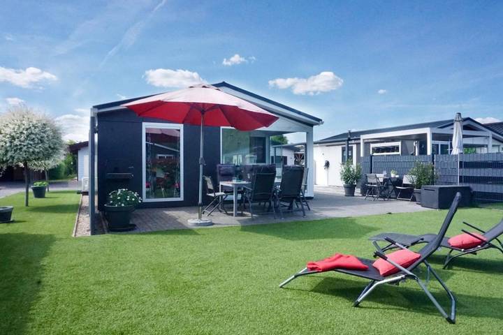 Ferienwohnung für 5 Personen, mit Terrasse und Garten sowie Ausblick