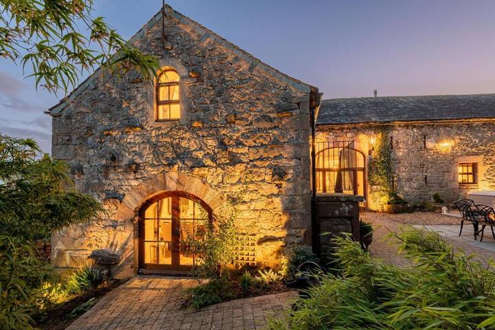 Holiday rental for 9 people, with garden and view as well as terrace, with pets in Penrith