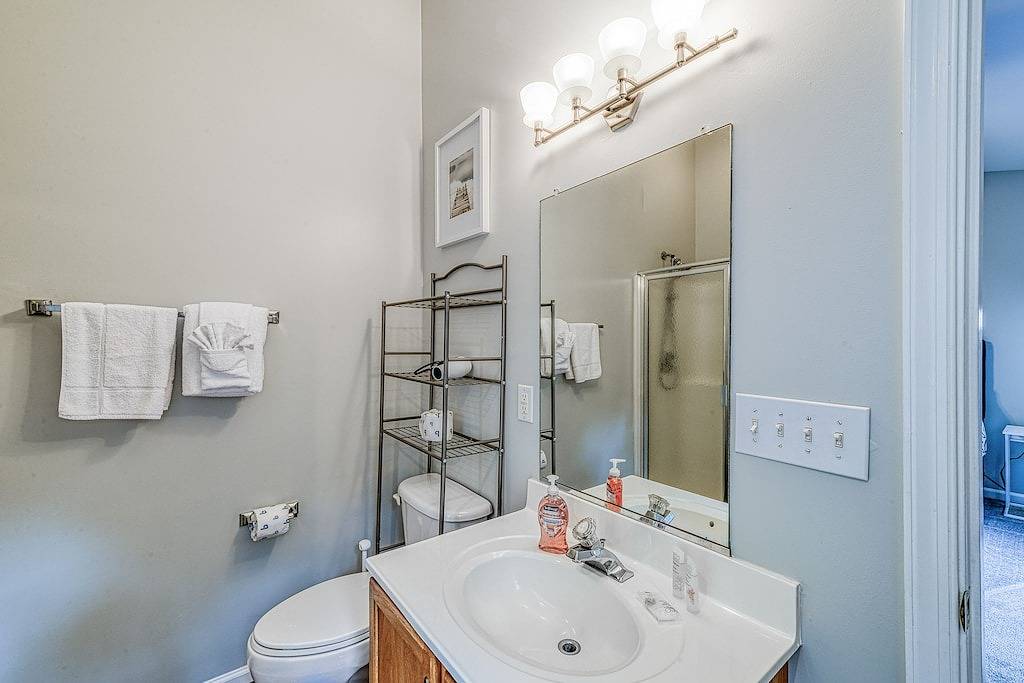 Dog-Friendly Home with Free Wifi, Central Ac, Firepit, & Furnished Deck in Lake Anna