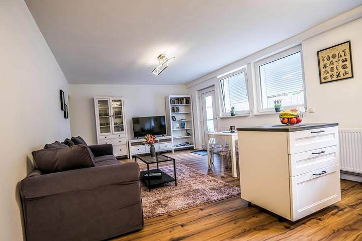 Ferienwohnung für 5 Personen, mit Terrasse und Garten sowie Ausblick
