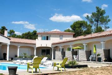 Gîte pour 4 personnes à Sillans-la-Cascade
