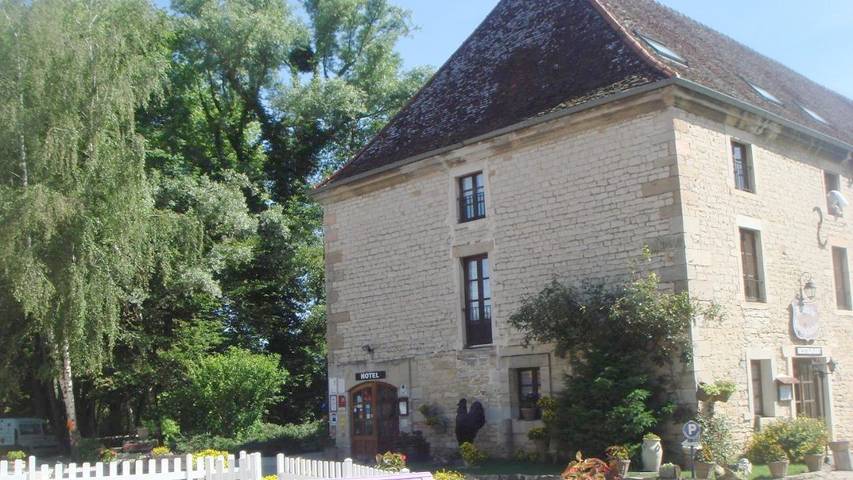 Hôtel pour 3 personnes, avec vue ainsi que terrasse et jardin à Louhans - 3