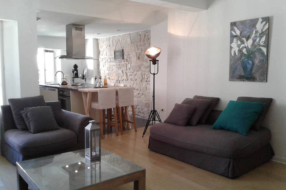 Appartement entier, Plein centre historique appartement cocoon très calme\n2 chambres climatisées in Avignon, Vaucluse