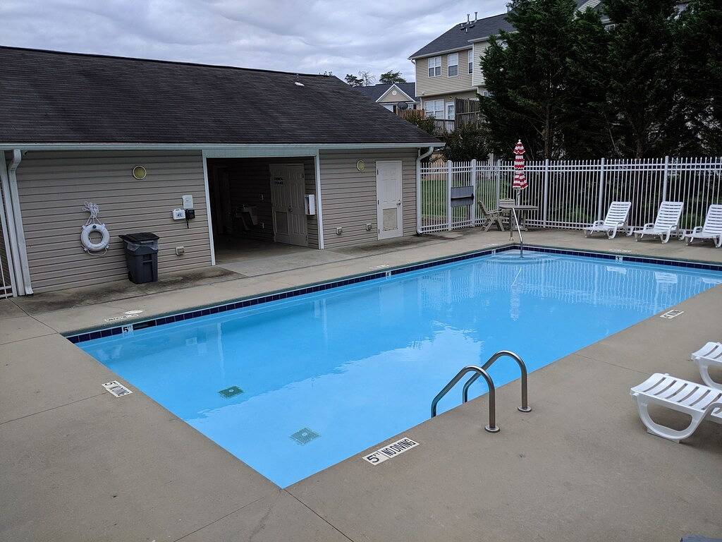 Gemütliches und praktisch eingerichtetes Stadthaus mit Aussicht in High Point, Guilford County