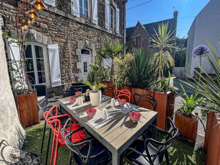 Gîte pour 12 personnes, avec terrasse, animaux acceptés dans Ilot De De Saint Cado - 2