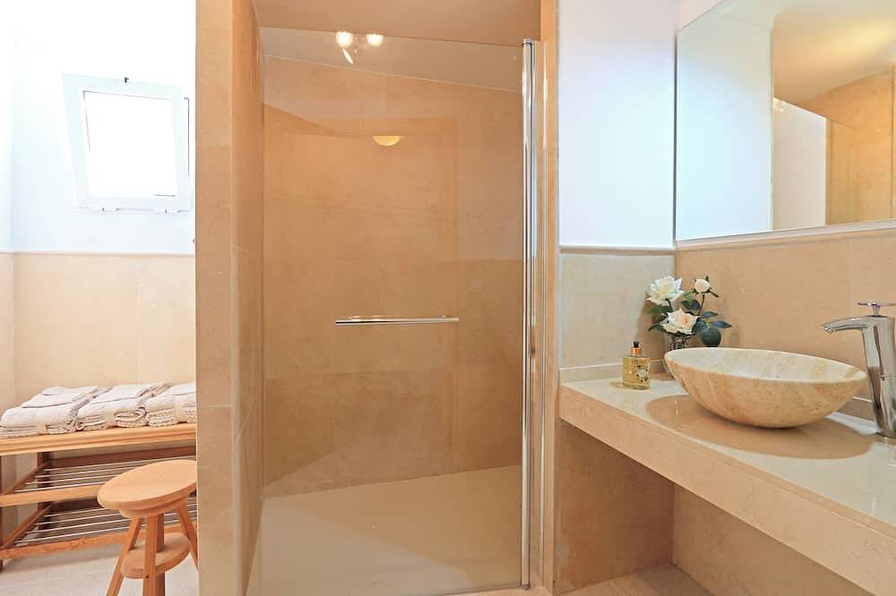 Modernes Chalet: privater Pool, 2 Terrassen, 700m zum Strand, ruhige Wohngegend in Can Picafort, Santa Margalida