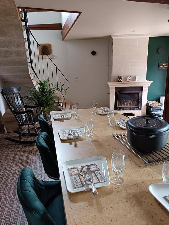 Five-Bedroom House in Villiers-Saint-Benoît, Région d'Auxerre