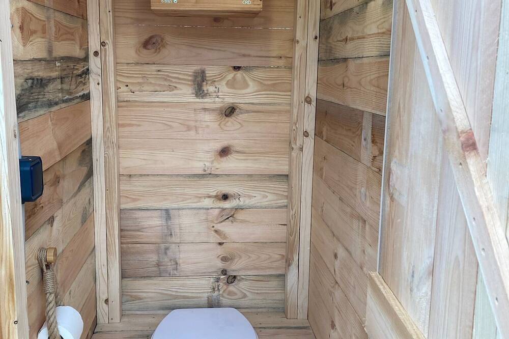 Tente luxe Etang vue Jacuzzi privatif Copa cabanes 2 in Le Vigeant, Vienne
