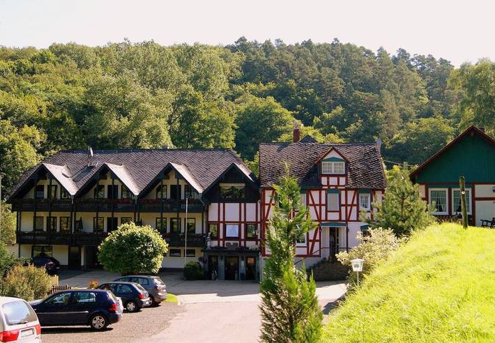 Hotel für 2 Personen, mit Terrasse und Garten in Emmelshausen