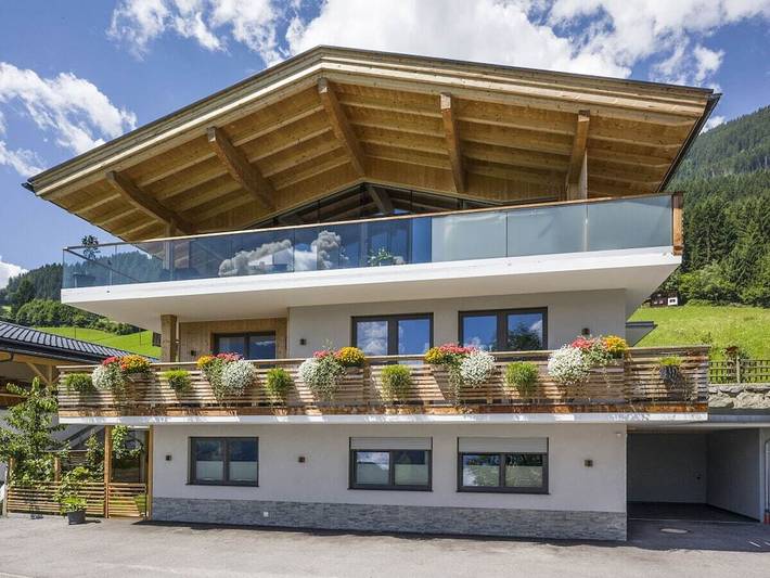 Chalet für 4 Personen, mit Balkon in Hippach