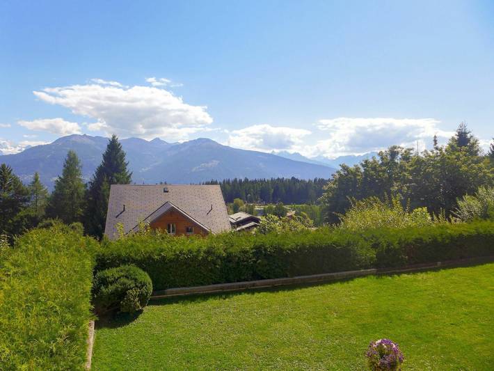 Vacation rental for 4 people, with lake view and balcony in Montana (Switzerland)