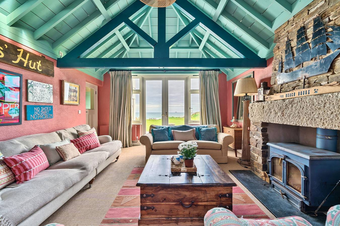 Headlands- Stylish Oceanfront Property on Harlyn Bay in Harlyn, Cornwall