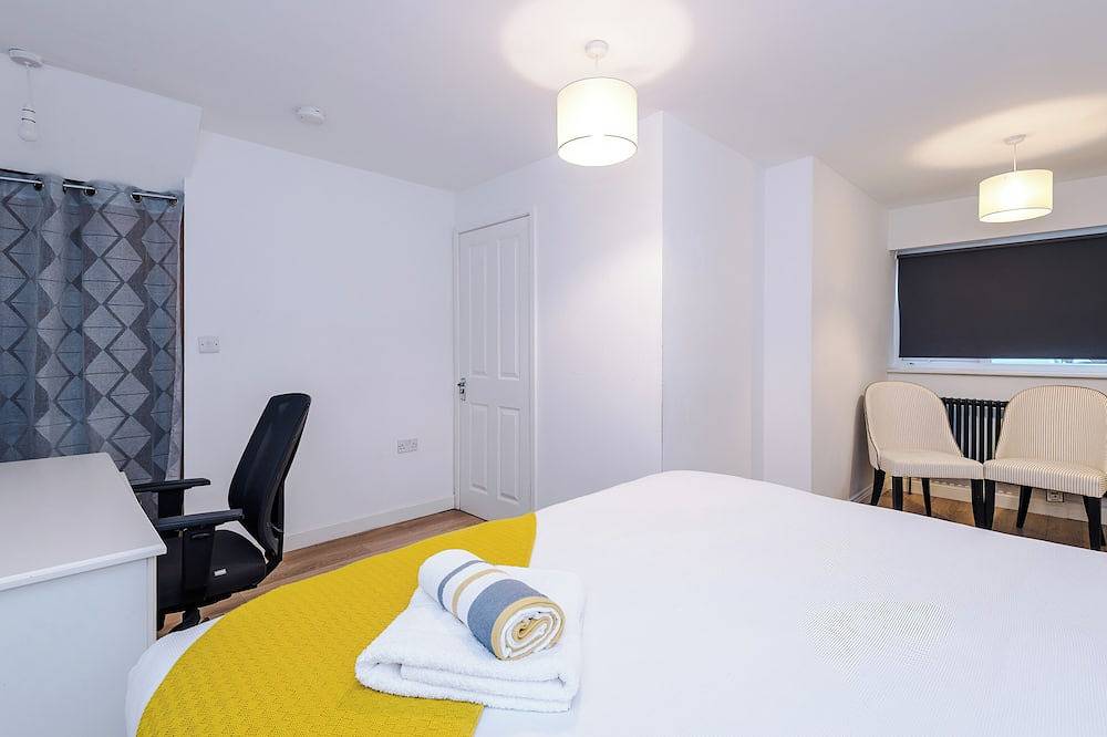 Spacious 5-Bed Home in Bolton — Built for Contractor Stays and Large Groups in Bolton (desambiguación), Gran Mánchester