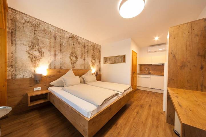 BnB für 2 Personen, mit Balkon und Terrasse sowie Garten und Ausblick am Neusiedler See