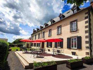 Chambre d’hôte pour 4 personnes, avec vue ainsi que jardin et sauna à Tauves