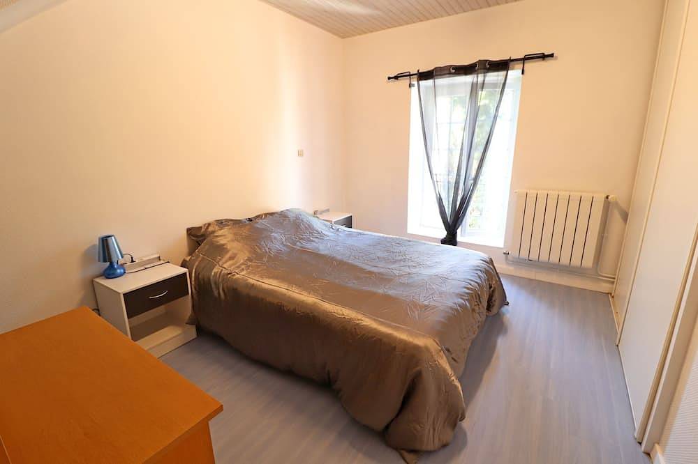 Charmande casa con pequeño jardín privado in Mennecy, Essonne