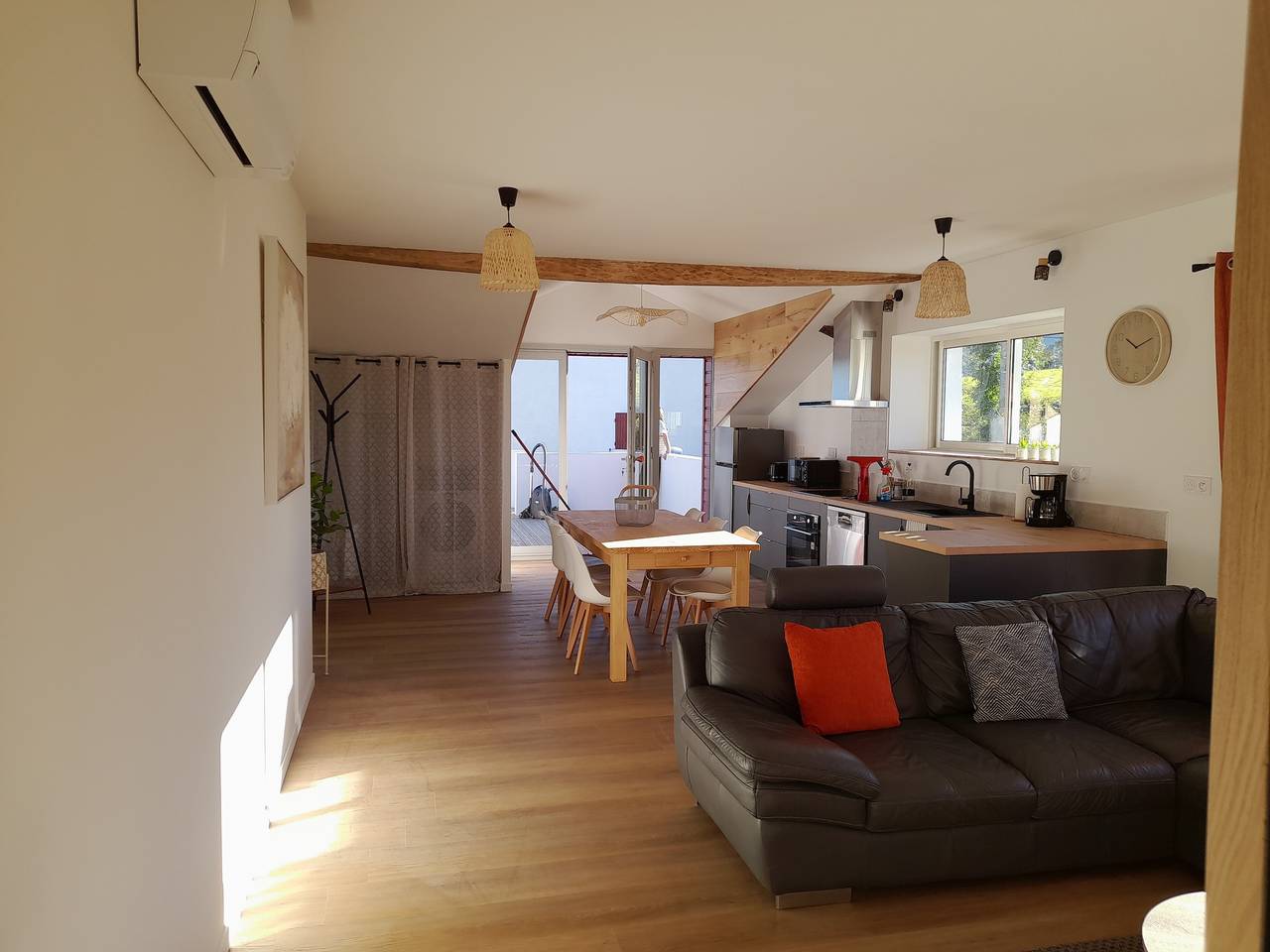 Cottage in the Basque Mountains with View, Wi-Fi and Air Conditioning in Ossès, Bayonne region