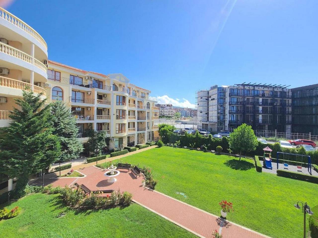 Cały apartament wypoczynkowy, Menada - Royal Bay 2 - studio with pool view in Sweti Wlas, Obwód Burgas