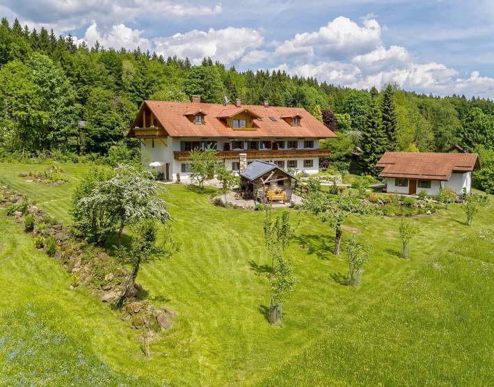 Ferienwohnung für 2 Personen, mit Balkon und Terrasse sowie Garten und Sauna