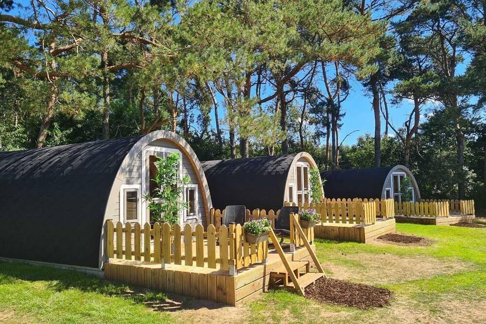 Unsere Wood Lodges sind ansprechend eingerichtet und komplett ausgestattet. in Wilsum, Landkreis Grafschaft Bentheim