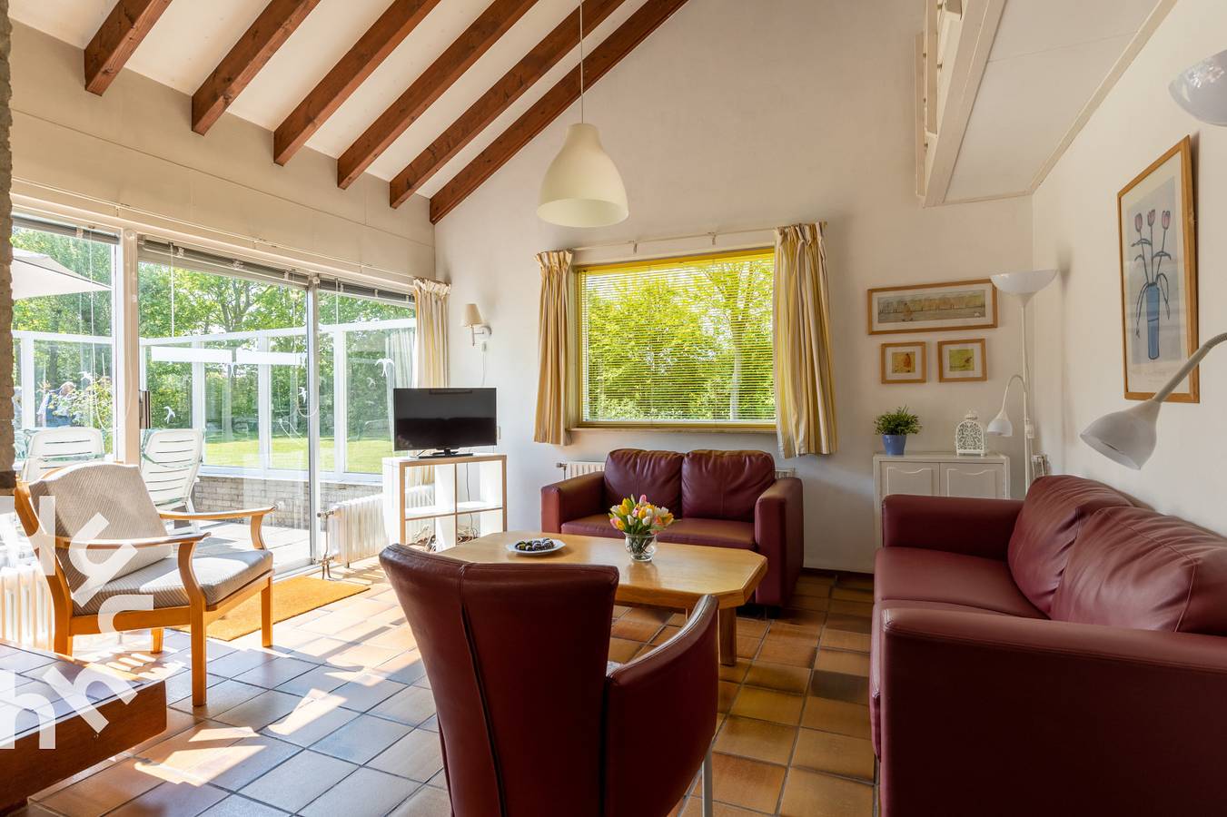 Comfortabele 6-persoons vakantiewoning met ruime tuin 400m van het strand in Zoutelande in Zoutelande, Walcheren