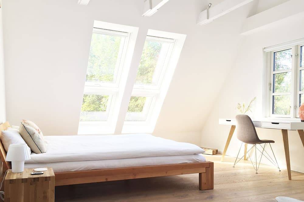 Ferienhaus Johannisnest: Sauna & Kamin, große Wiese, Südterrasse mit Gasgrill in Poppenbüll, Eiderstedt